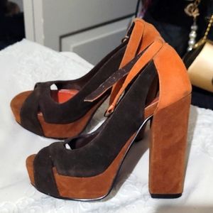 Suede antique plataform shoes